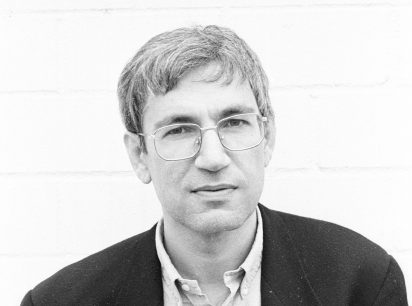 OnlyOrhanPamuk's tweet image. "Bu hayatta bir şeyler yapmalı. Onu doldurmalı. Her şeyin ötesine geçmeli... Bir şeyler yapmalı. Bu yaptıklarını insan başkalarına duyurmalı... Sıradan bir hayat istemiyorum ben!"
Orhan Pamuk, Cevdet Bey ve Oğulları