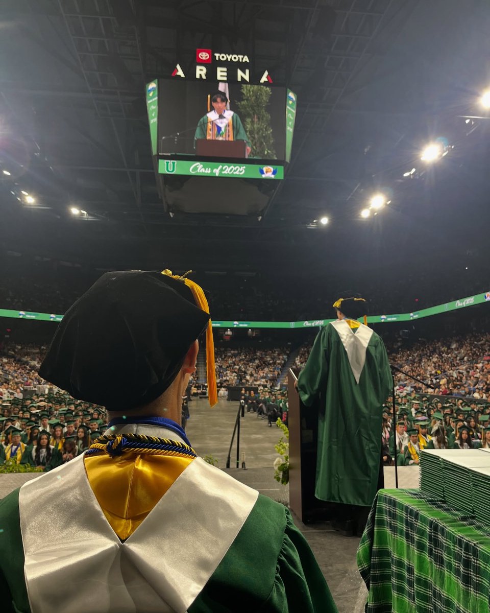 🎓 Congrats to the Class of 2025!
To every graduate who crossed the stage at Toyota Arena—your hard work, late nights, and big dreams brought you here. Here’s to the next chapter! 🙌 

📸 marcat1974 - upland.hs - carter_high_lions - kaiserdrumline