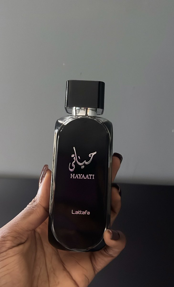 Ade_adetounn's tweet image. Proud of you oud - N21,000
Lover of strong Arabian-inspired perfumes, get your hands on this!
Hayatti lattafa - N25,000
Fresh, exotic, and instantly addictive. This bangs like mad!
Pls Rtw 🙏