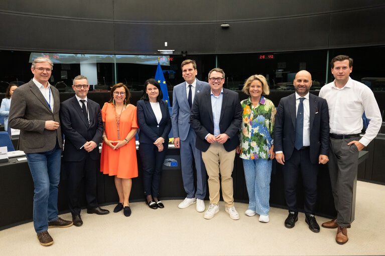 Parliament &amp; Council formally kicked off negotiations this evening in Strasbourg on the EU pharmaceutical package 

More photos: multimedia.europarl.europa.eu/en/photoset/sa…