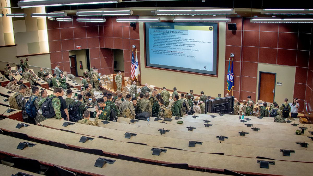 ArmyUniversity's tweet image. Around 120 International Students from more than 90 countries began their first day of the Command and General Staff Officer Course on June 17th, 2025, at the @USACGSC at @FortLeavenworth, KS, for the Class of 2026. #EducateToWin #TeamArmyU
