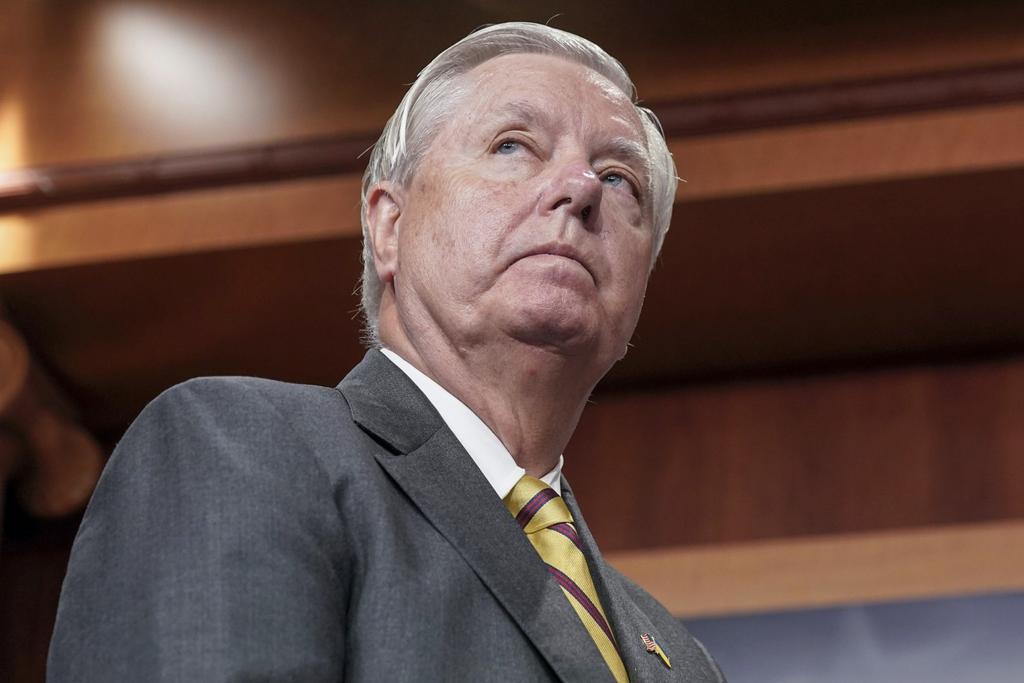 🚨 JUST IN: Sen. Lindsey Graham says, “I’d like to see the Iran regime fall… Taking it down is a good thing. I’m willing to risk what happens next.”
#Iran #LindseyGraham #BreakingNews