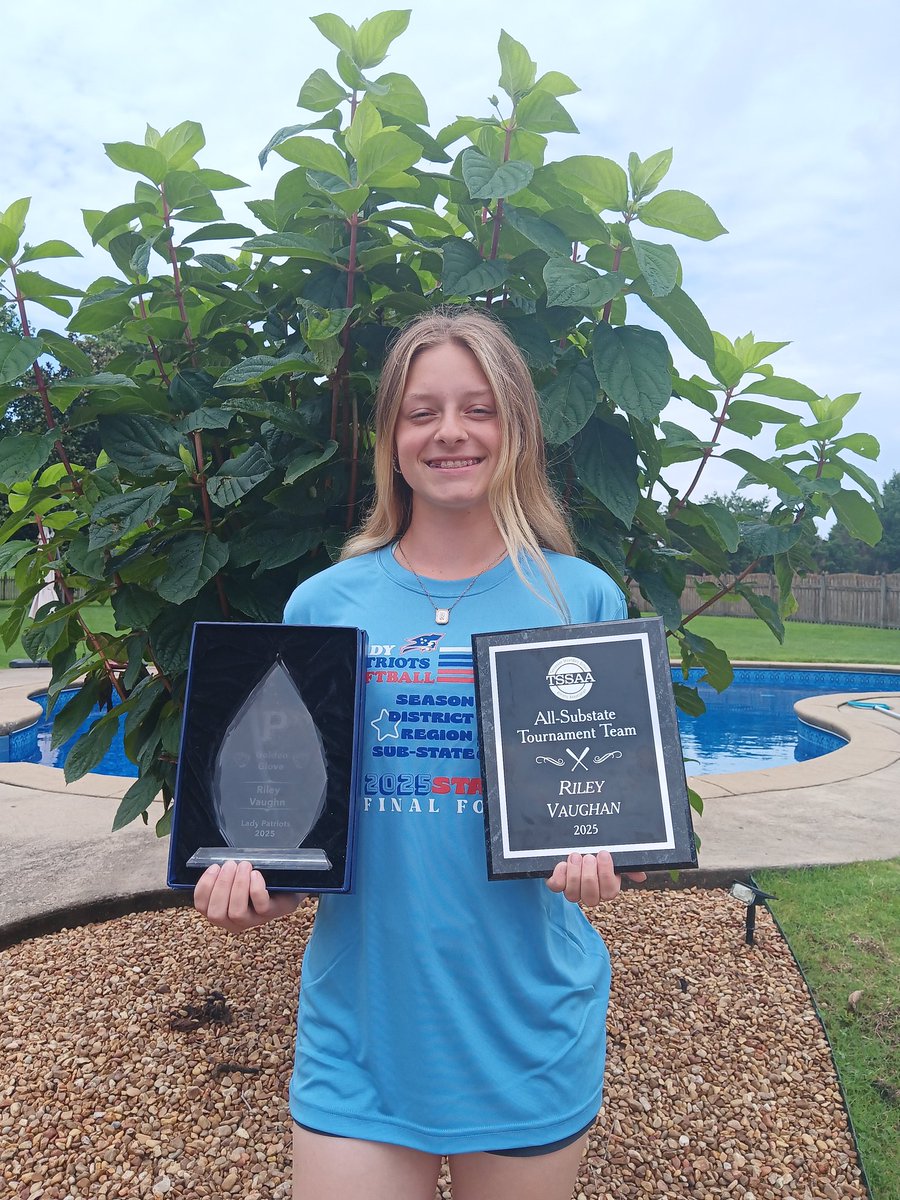 RileyCVaughan's tweet image. Excited to have made the All-Substate team and get the golden glove award for my high school team @Softball_Page! ❤️🤍💙