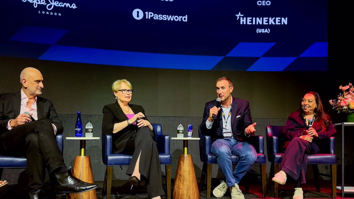 1Password's tweet image. We’re in NYC for Oracle @redbullracing’s Innovation Day bringing together forward-thinking partners that shape the future. 🚀
1Password Co-CEO David Faugno joined an inspiring panel of leaders to explore what it means to lead with purpose in a world shaped by AI, digital…