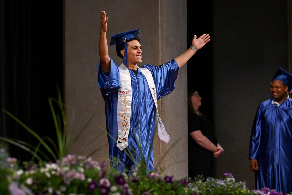 EricaPhotog's tweet image. Albany's @CapRegionBOCES graduates celebrate at Empire Plaza this past week, onto the next stage! #518grads