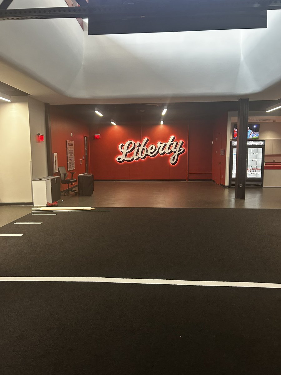 OwenReilly86's tweet image. Had a great time at @LibertyFootball Thank you @NKostarelos and @Coach_D13 for having me out.
@coachbilldurkin @CoachHollifield @BAHS_Football @BAHSCoachSiegel @BAHSMeixsell @BAHSCoachVard @BACoachPickett @FTRreport @CRSBusTour @CoachBrown62