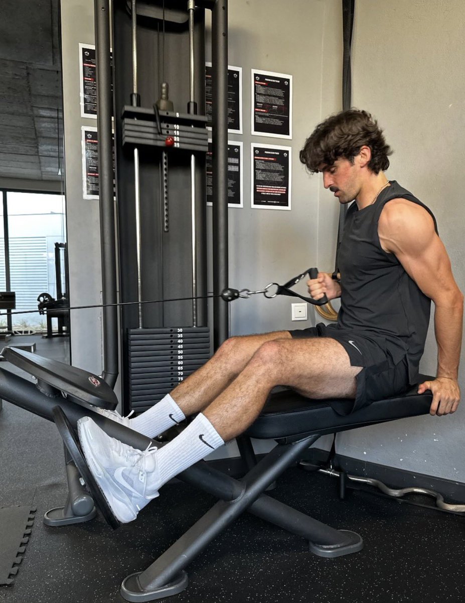 Trincão doesn't switch off the machines

Sporting's winger has already started gym work with a focus on the 'tri'

Number 17, who is also in talks to determine his future and renewal, may benefit from extra holidays before returning to the Alvalade club

(<a href="/Record_Portugal/">Record</a>)