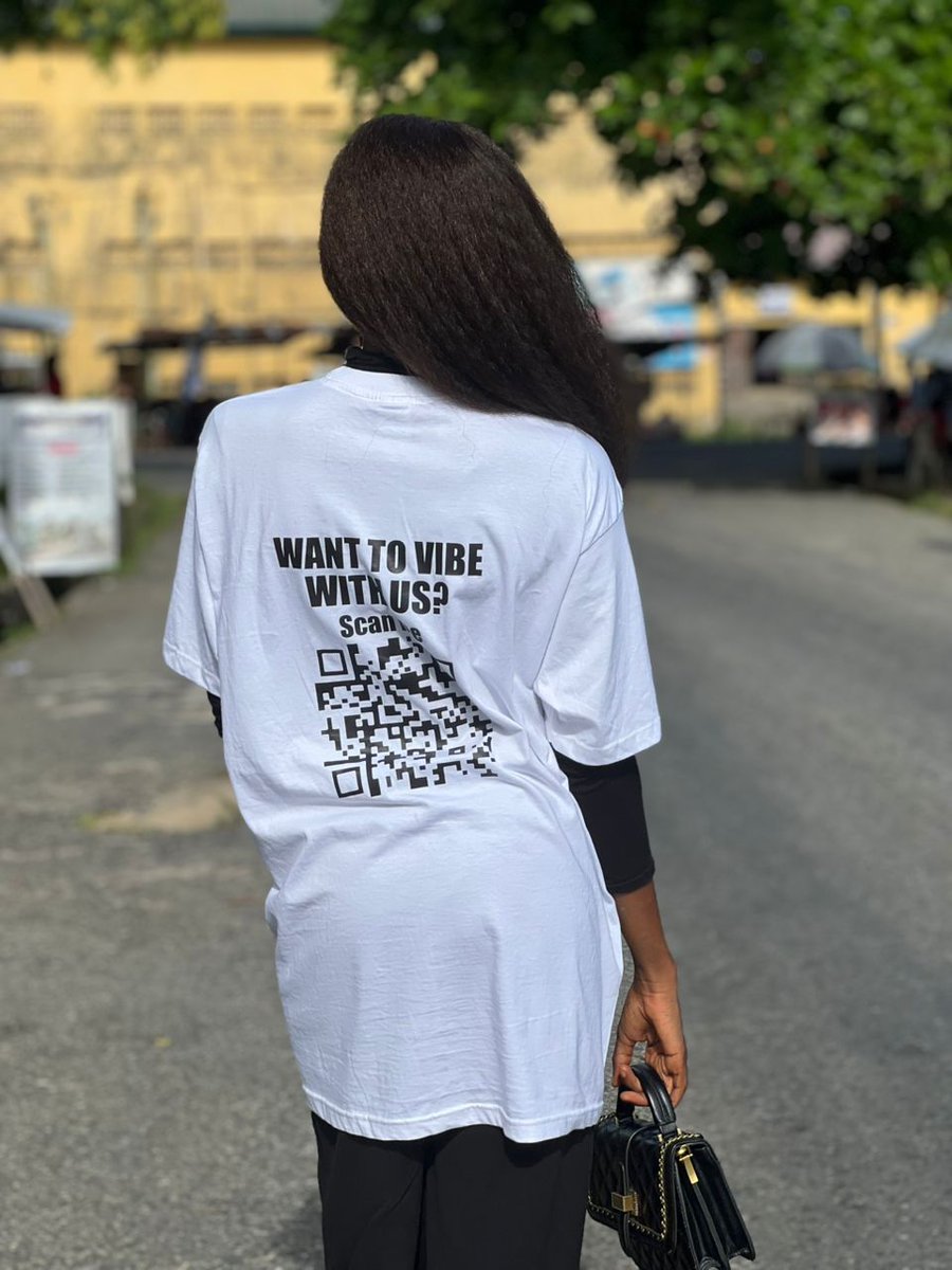 Couldn’t let the moment slide...☺️

You asked for cool shots😎,
I delivered ✅ <a href="/InsideDHive/">InsideTheHive🎙</a>
<a href="/InsideDHive/">InsideTheHive🎙</a> 

Big thanks to Avalanche once again!🔥🔥 <a href="/AvaxTeam1/">Avalanche Team1</a>
<a href="/AvaxNG/">Team1 Nigeria 🇳🇬</a> <a href="/Sylogbu/">Sylogbu 🔺</a>