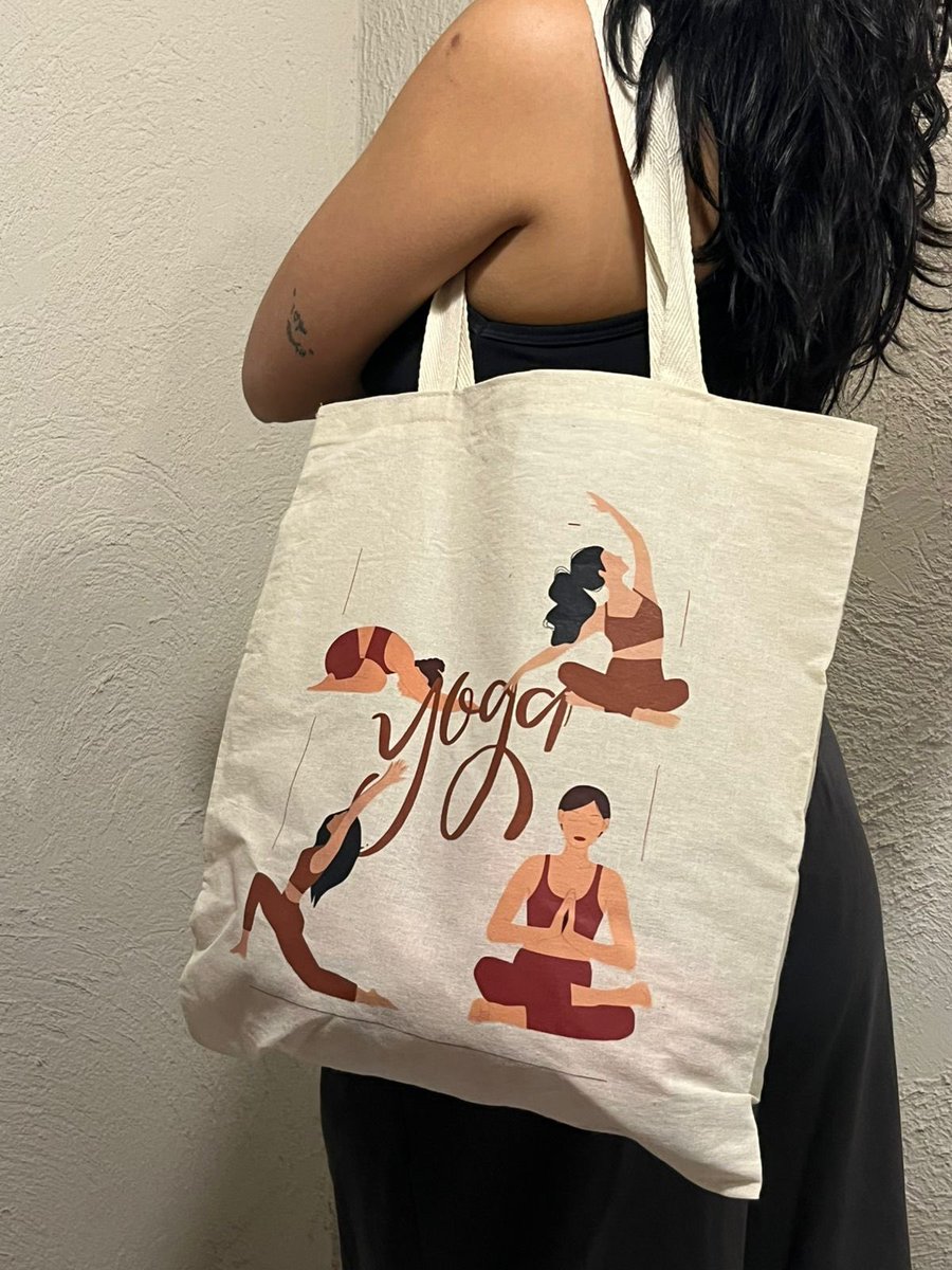 hola tw 😁 empecé un nuevo emprendimiento vendiendo tote bags personalizadas 💗 si alguien quiere encargar su diseño les dejo el ig, tengo ganas de estampar algún diseño de un artista/ bandita instagram.com/cukosbags/prof…