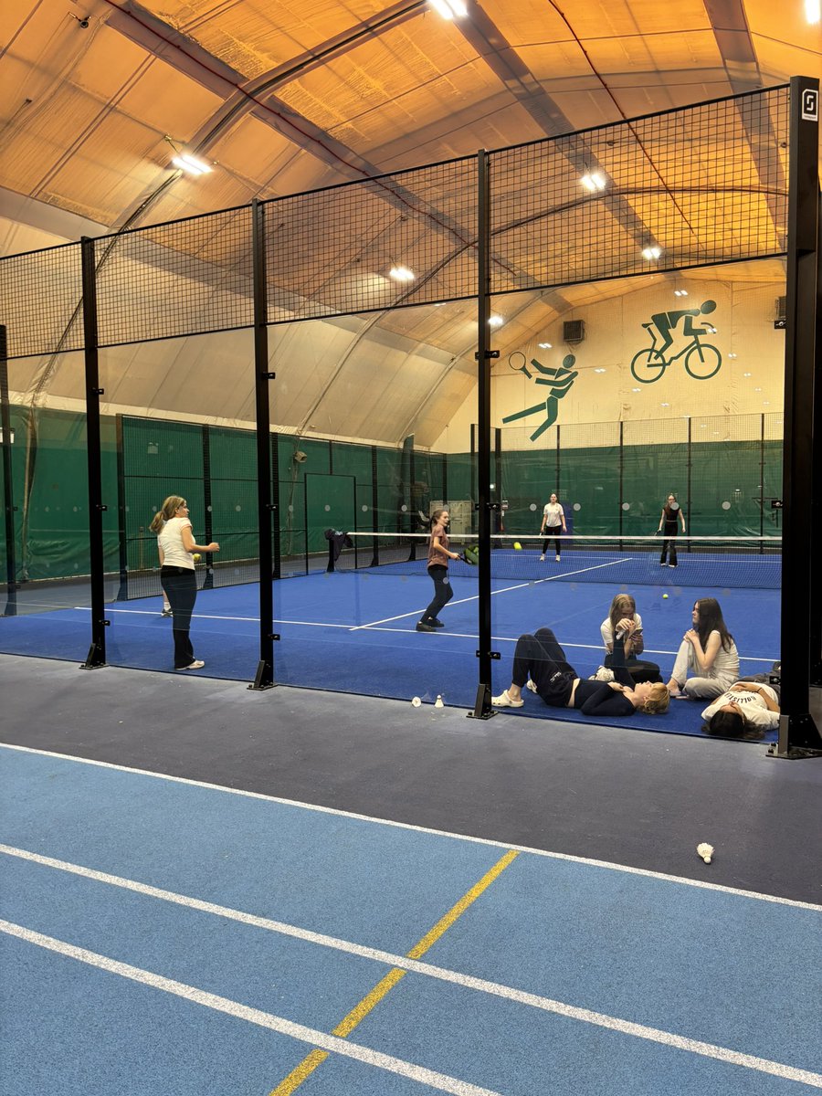BathgateARK's tweet image. A huge thank you to our partner @XciteLeisure for supporting our Over and Above Reward Day! Pupils had a great time playing games on the pitches, trying the golf simulator, making it across the swim inflatable and giving paddle tennis and pickleball a go! @BathAcadNews