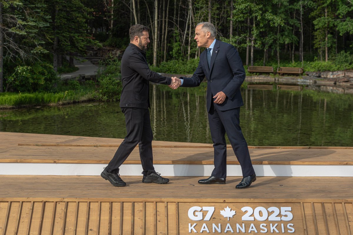 At the #G7, Prime Minister Carney met with President Zelenskyy to share a series of new measures for Ukraine: sanctions targeting Russia’s shadow fleet and energy revenues, new military support, and a loan to help Ukraine rebuild its infrastructure. ow.ly/Smw350Wb43Q