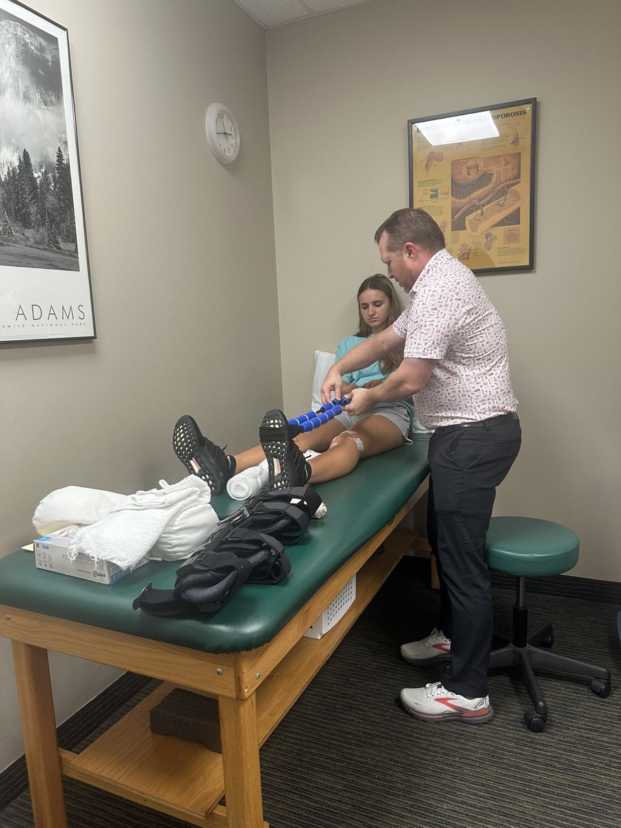 BaileyAderhold's tweet image. Just had my first PT session and it was super productive! Got to see my incisions, learned some new stretches, and even took a few steps! One step closer every day! #ACLRecovery #Day1Done