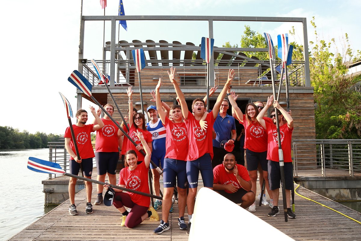 Special Olympics Ita (@soitalia) on Twitter photo Oggi a Roma, un pomeriggio di sport unificato e inclusione al Reale Circolo Canottieri! Atleti con e senza disabilità con <a href="/Ale_Locatelli_/">Alessandra Locatelli</a> hanno remato insieme, dimostrando che lo sport unisce. 🌊🤝 ➡️bit.ly/441vDze #SpecialOlympics #Inclusione #Canottaggio #Roma Oggi a Roma, un pomeriggio di sport unificato e inclusione al Reale Circolo Canottieri! Atleti con e senza disabilità con <a href="/Ale_Locatelli_/">Alessandra Locatelli</a> hanno remato insieme, dimostrando che lo sport unisce. 🌊🤝 ➡️bit.ly/441vDze #SpecialOlympics #Inclusione #Canottaggio #Roma