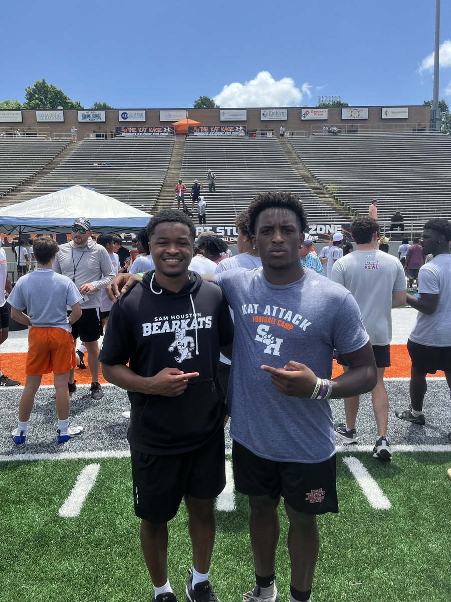 merkle_judge's tweet image. Thankful for the invite from @KristianDawson5 to be apart of the Kat Attack camp. Thankful for all the player and coaches that help me sharpen my skill and have me good outlook on my skills @31_CoachFAL @BearkatsFB @RjBendert