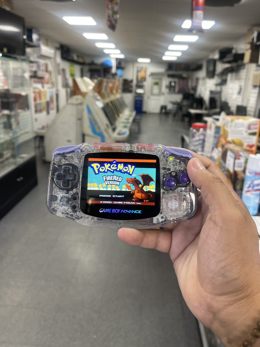 ArcadeBrooklyn's tweet image. Some of todays trades. #GBA #ipslcd Kit installed. #pokemonfirered #megaman6battlenetwork #kirbyandtheamazingmirror #N64
