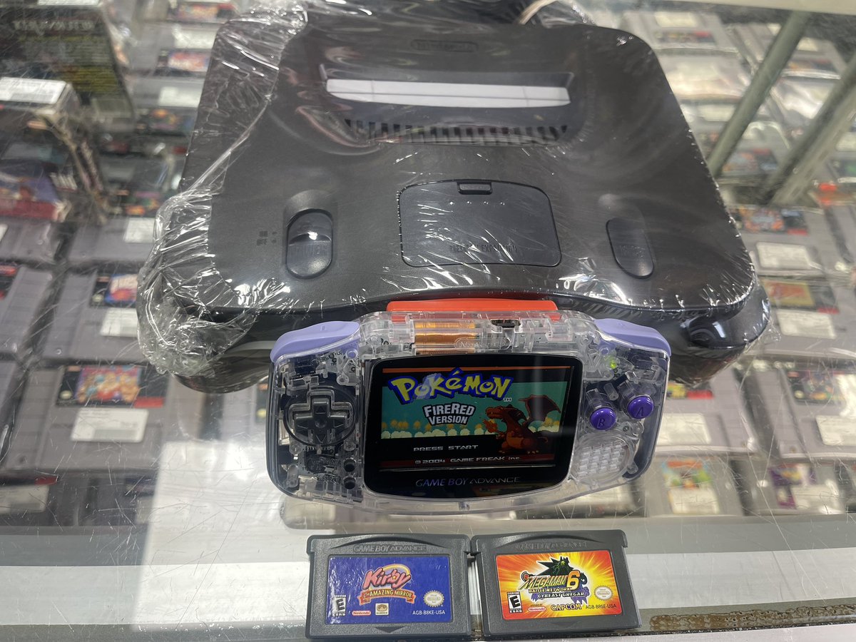 ArcadeBrooklyn's tweet image. Some of todays trades. #GBA #ipslcd Kit installed. #pokemonfirered #megaman6battlenetwork #kirbyandtheamazingmirror #N64
