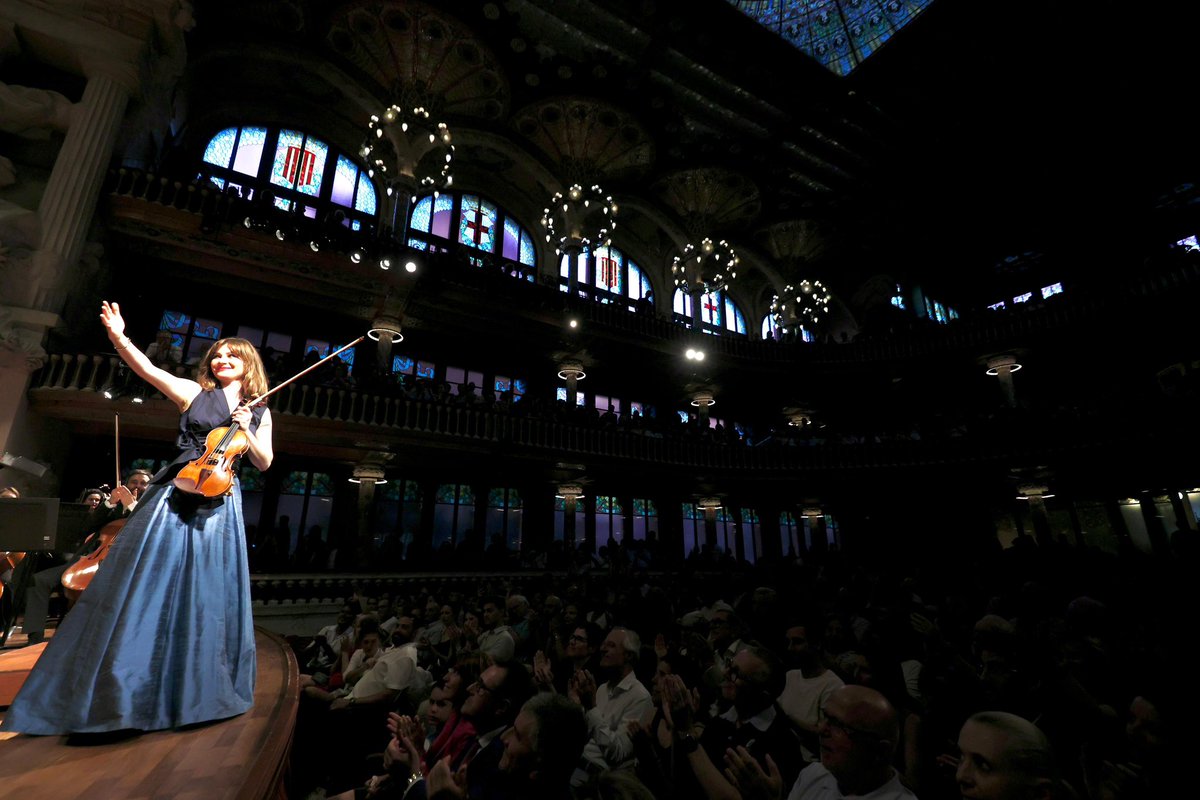Franz Schubert Filharmonia (@fschubertfilh) on Twitter photo Milions de gràcies a tots per acompanyar-nos en aquest dia tan especial. Avui hem iniciat la celebració del nostre 20è Aniversari amb la gran <a href="/lisabatiashvili/">Lisa Batiashvili</a> i el mestre @tomasgrauc al <a href="/palaumusicacat/">Palau de la Música Catalana</a>. Milions de gràcies a tots per acompanyar-nos en aquest dia tan especial. Avui hem iniciat la celebració del nostre 20è Aniversari amb la gran <a href="/lisabatiashvili/">Lisa Batiashvili</a> i el mestre @tomasgrauc al <a href="/palaumusicacat/">Palau de la Música Catalana</a>.