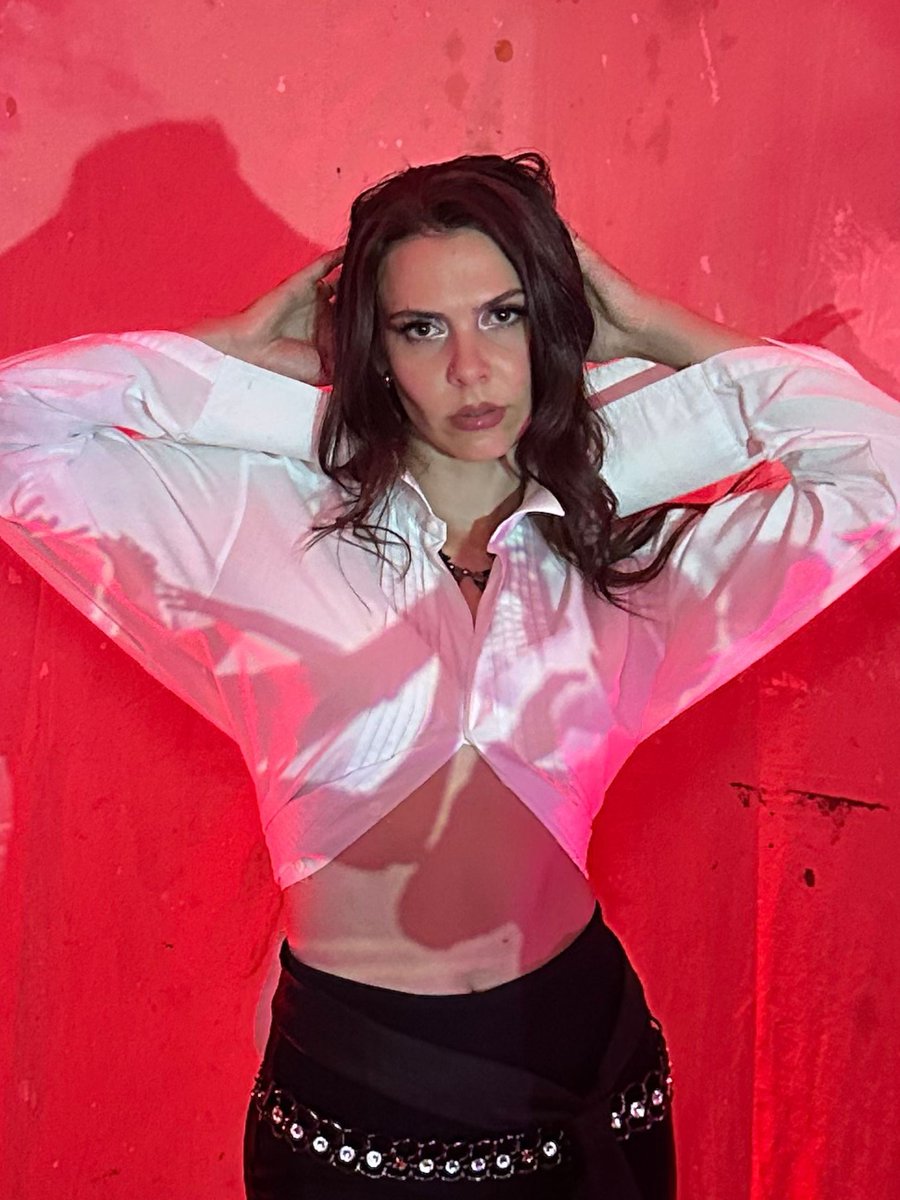Estella Dawn (@estella_dawn) on Twitter photo Honored to have Somebody Else featured by <a href="/ExpansionRadial/">Expansión Radial</a> — thank you for the beautiful review 🖤
Read it here: expansionradial.mx/estella-dawn-s…
#estelladawn #the1975 #NewMusicAlert #Musicreview #ExpansionRadial Honored to have Somebody Else featured by <a href="/ExpansionRadial/">Expansión Radial</a> — thank you for the beautiful review 🖤
Read it here: expansionradial.mx/estella-dawn-s…
#estelladawn #the1975 #NewMusicAlert #Musicreview #ExpansionRadial
