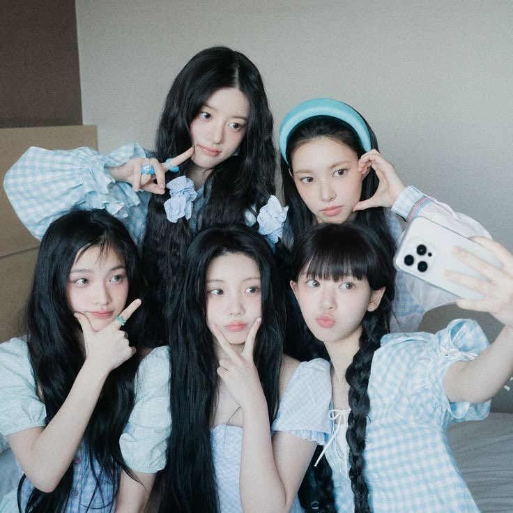 ILLIT becomes the first kpop group in history to lose 100k monthly listeners on their comeback day.

Congratulations <a href="/ILLIT_twt/">ILLIT</a>.