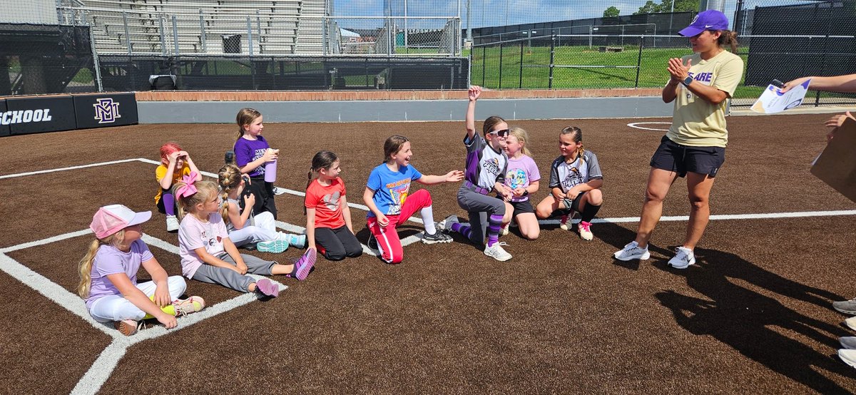 MHSBearSB's tweet image. More pics of DAY 2!!!!
@coachlaplante @coachcooper_mhs