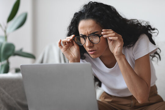 If you’re reading this on a #screen that’s held far from your face, then our friends at the @AmericanOptometricAssociation have a resource for you—learn about age-related vision changes and signs of #EyeHealth problems in #MiddleAged adults here: 
 
brnw.ch/21wTtUC