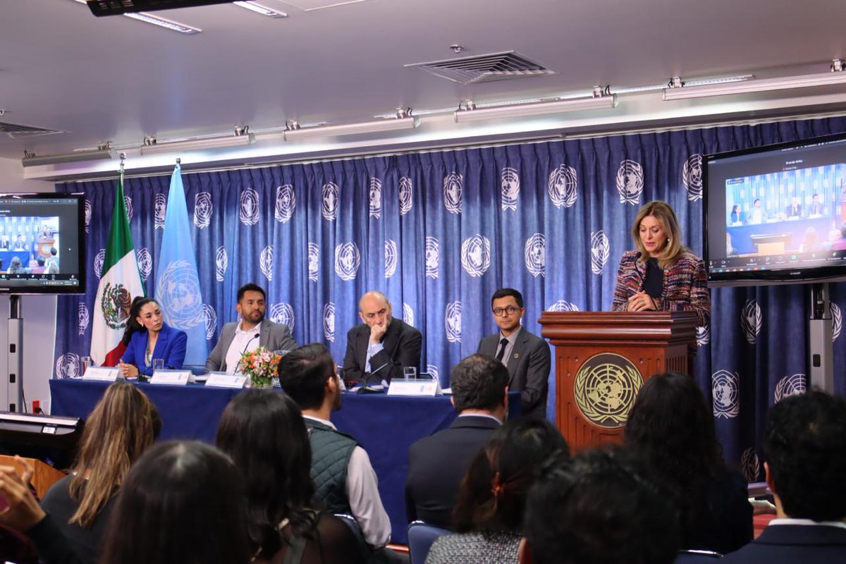 PNUD México (@pnud_mexico) on Twitter photo "El hallazgo central es que el IDH-j está por debajo del índice general del país. Evidenciando que las personas jóvenes enfrentan condiciones de desarrollo más limitadas que el promedio nacional." <a href="/ArmitageUNFPA/">Alanna Armitage</a> "El hallazgo central es que el IDH-j está por debajo del índice general del país. Evidenciando que las personas jóvenes enfrentan condiciones de desarrollo más limitadas que el promedio nacional." <a href="/ArmitageUNFPA/">Alanna Armitage</a>