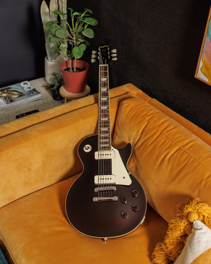 Scroll through for beauty shots of Joe Bonamassa 1955 Les Paul Standard in Copper Iridescent. What is your favorite Les Paul finish? 

#epiphone #foreverystage #lespaul