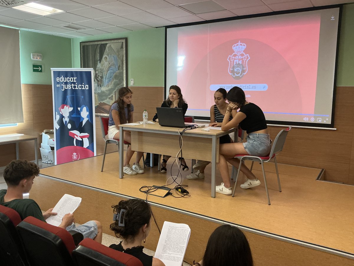 ⚖️Alumnos de 4º de ESO del colegio <a href="/maristas_sarri/">Maristas Sarriguren</a>  completan el programa #EducarEnJusticia, promovido por <a href="/PoderJudicialEs/">Poder Judicial</a> 

📄Nota informativa: poderjudicial.es/cgpj/es/Poder-…