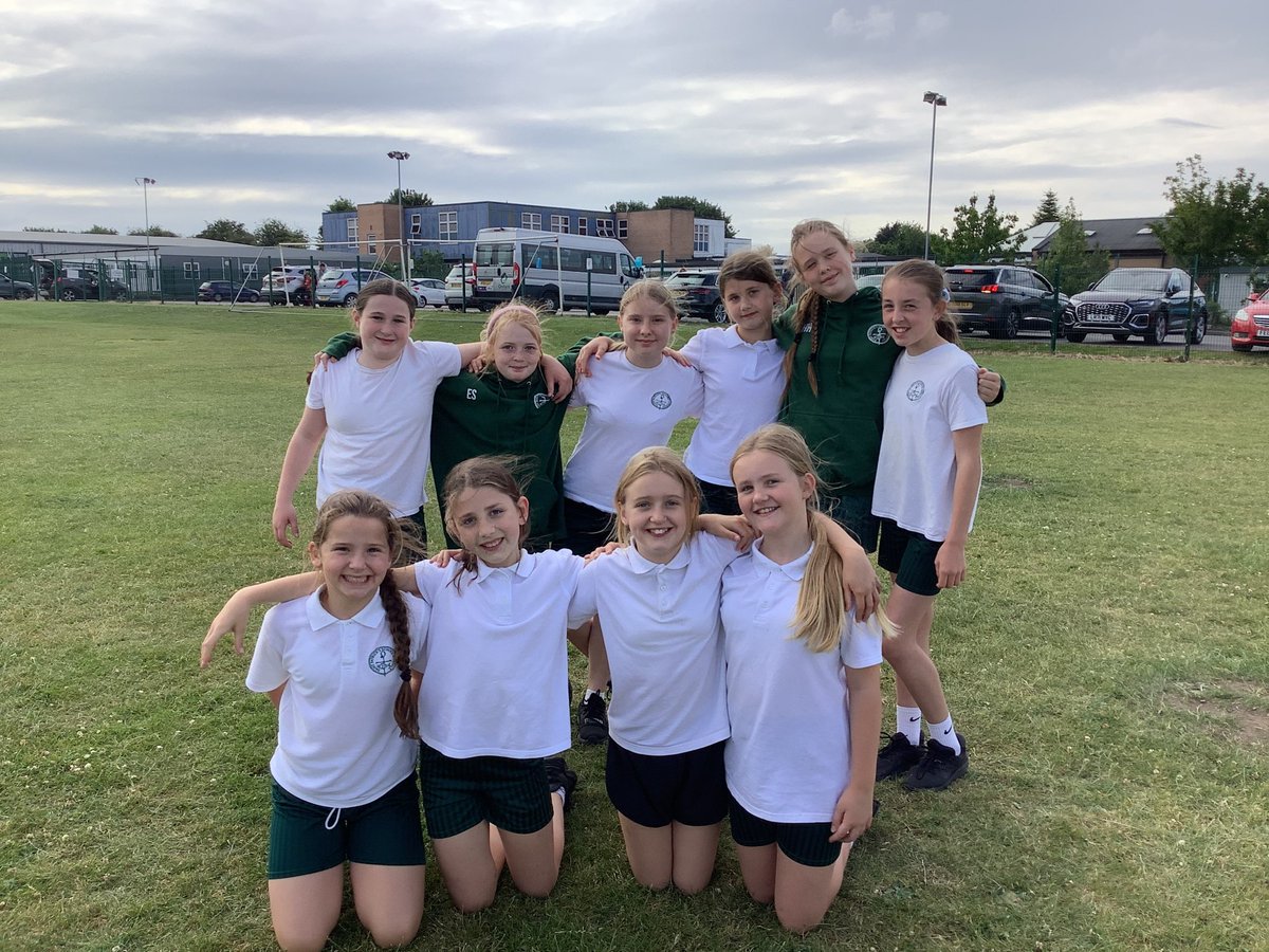 StPatricks_PE's tweet image. Amazing work from our Year 5/6 Rounders team in tonight's competition at BSC! They won both their matches and have qualified for the finals. Keep up the great work girls! @BPS_Trust Thank you as always @SGNKssp ⚾️