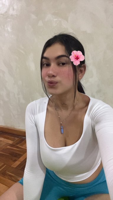 Watch ale's leaked NSFW photo on TwXstars