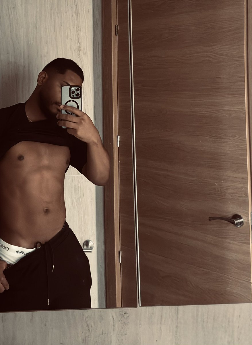 Jhonbless17's tweet image. 🤎🥃