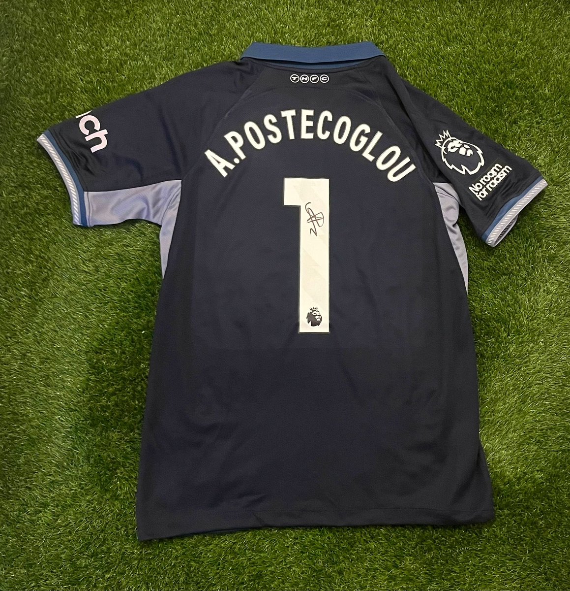 Signed Tottenham Hotspur shirts with Certificate of Authenticity ✍️ 

Can be framed with any 2 photos of your own choice and name plaque 🖼️