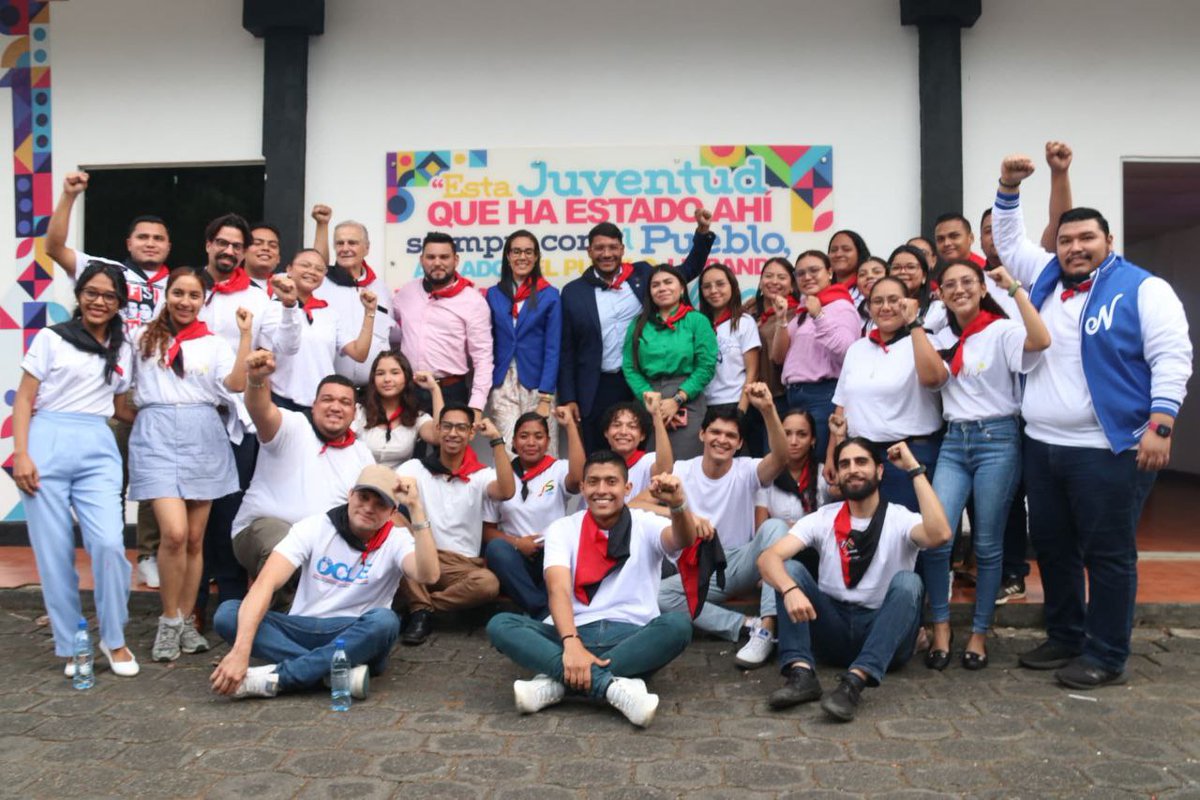 Secretario ejecutivo del #ALBA, Rander Peña, vía Telegram: Qué bonita reunión con el Consejo Nacional de la Juventud Sandinista. Agradezco a Darling Hernández, Ministra de juventud de Nicaragua, y a Óscar Pérez, viceministro de juventud, por su anfitrionía. Con el Consejo