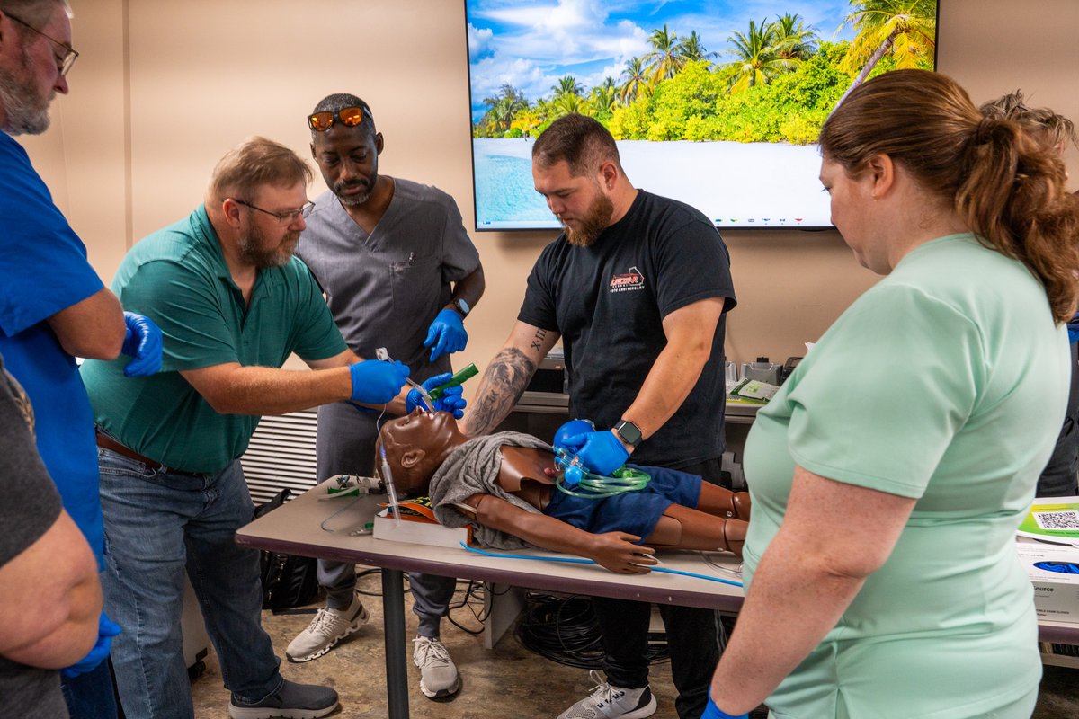 USFHealth's tweet image. Clinicians in rural areas face unique barriers to continuing education. That’s why @USFHealth &amp;amp; @CAMLSTAMPA brought hands-on, scenario-based training directly to providers in Apalachicola, FL and Douglas, GA, helping to sharpen life-saving skills. bit.ly/4kIw9ct