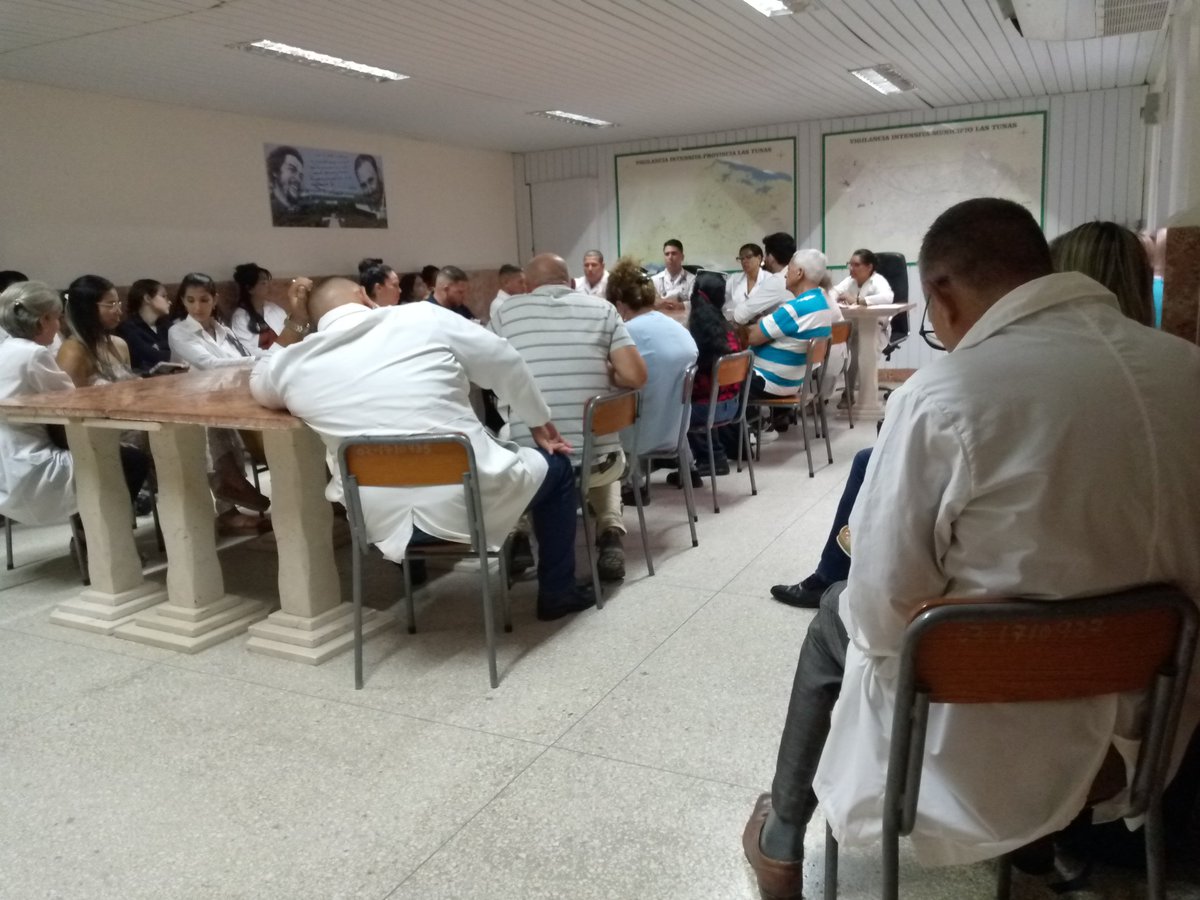 Se realiza intercambio entre los servicios quirúrgicos y el servicio de Anestesiología y Reanimación sobre el uso eficiente de los anestésicos locales #Guevara45Aniversario <a href="/dgslastunas/">Dirección General de Salud Las Tunas</a> <a href="/DirGeneralTunas/">Director General de Salud Las Tunas</a> <a href="/LaverniaMa34272/">Mayra Lozano Lavernia</a> <a href="/Alexand80512921/">Alexander Brito Rodriguez</a> <a href="/heg_vdclinico/">HEG_VdClinico</a> <a href="/Heghelastunas/">heghe Departamento de Higiene e Epidemeologia</a> <a href="/iglesias2996/">UJC HEG Las Tunas</a>