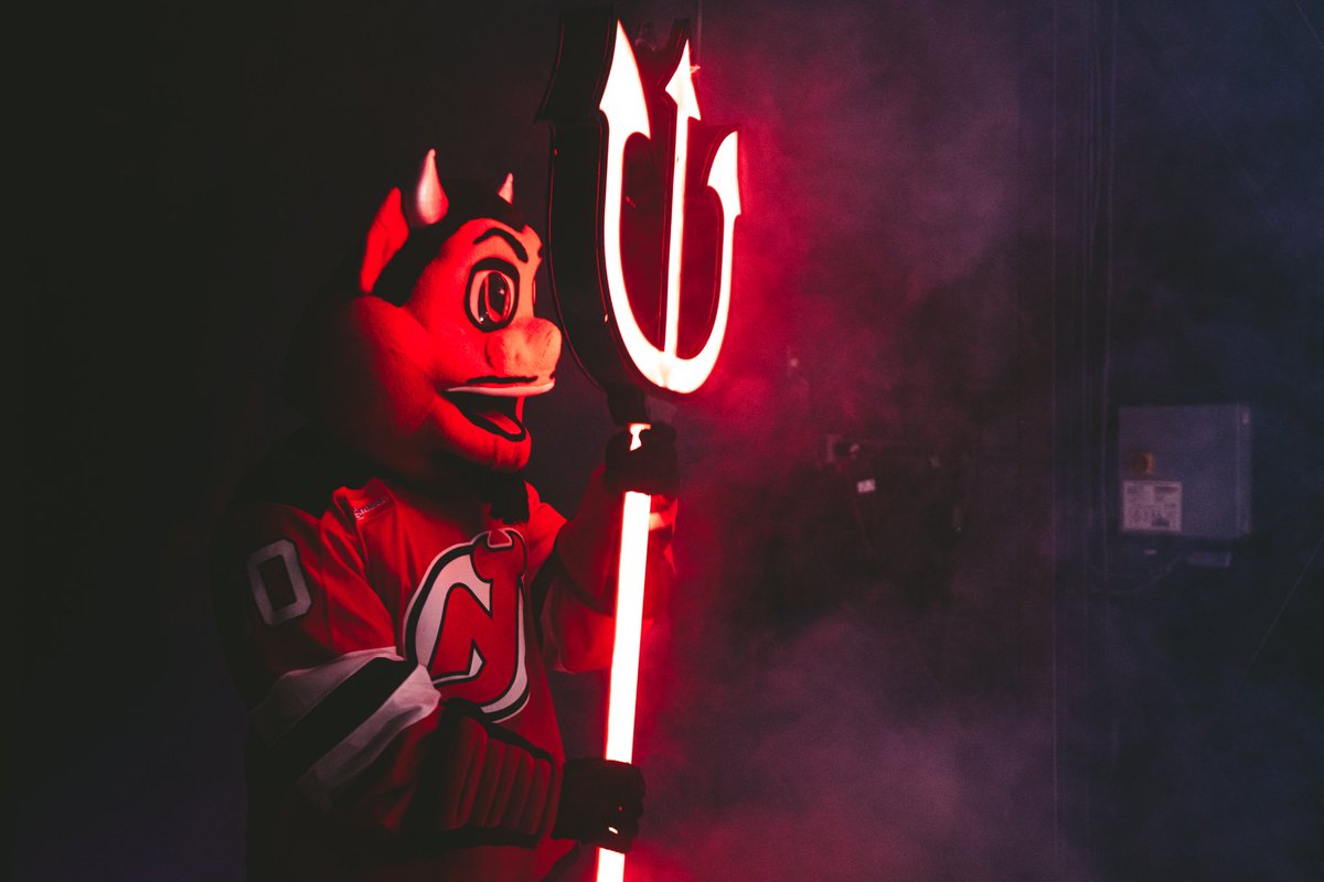NJDevil00's tweet image. Happy #NationalMascotDay 

Drop some photos we’ve taken together ⬇️
