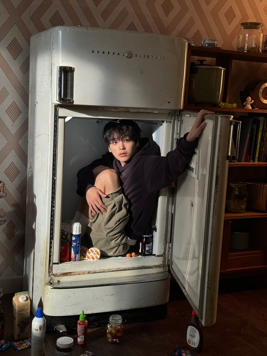 CRAVITY_twt's tweet image. 꼭꼭 숨어라🫣
#형준 #크래비티