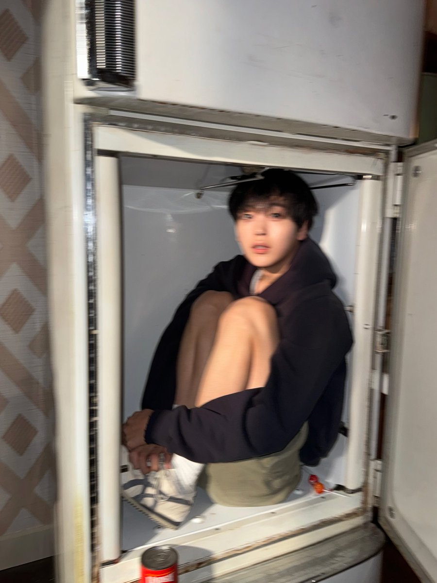 CRAVITY_twt's tweet image. 꼭꼭 숨어라🫣
#형준 #크래비티