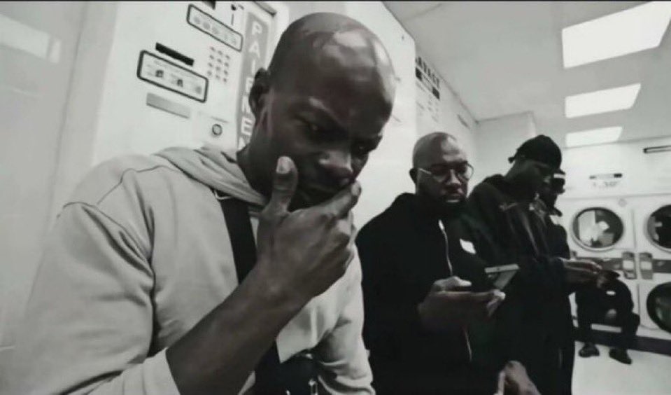 L3nny_92's tweet image. Le bac de math MDRRRRRR ils ont mis des proba en première page pour t’amadouer tu tournes la page t’es comme ça azzzzzzz