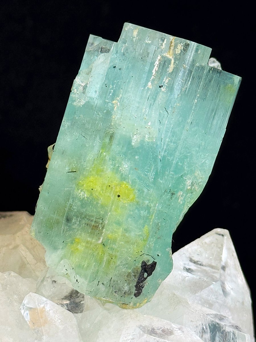 starseedastro's tweet image. The greater one's resonance with Jupiter, the greater one's level of growth, success and good fortune.
As Jupiter begins its year long transit of Cancer we are pleased to offer new super specimens of aquamarine, the true birthstone of Cancer, which amplifies our resonance with…