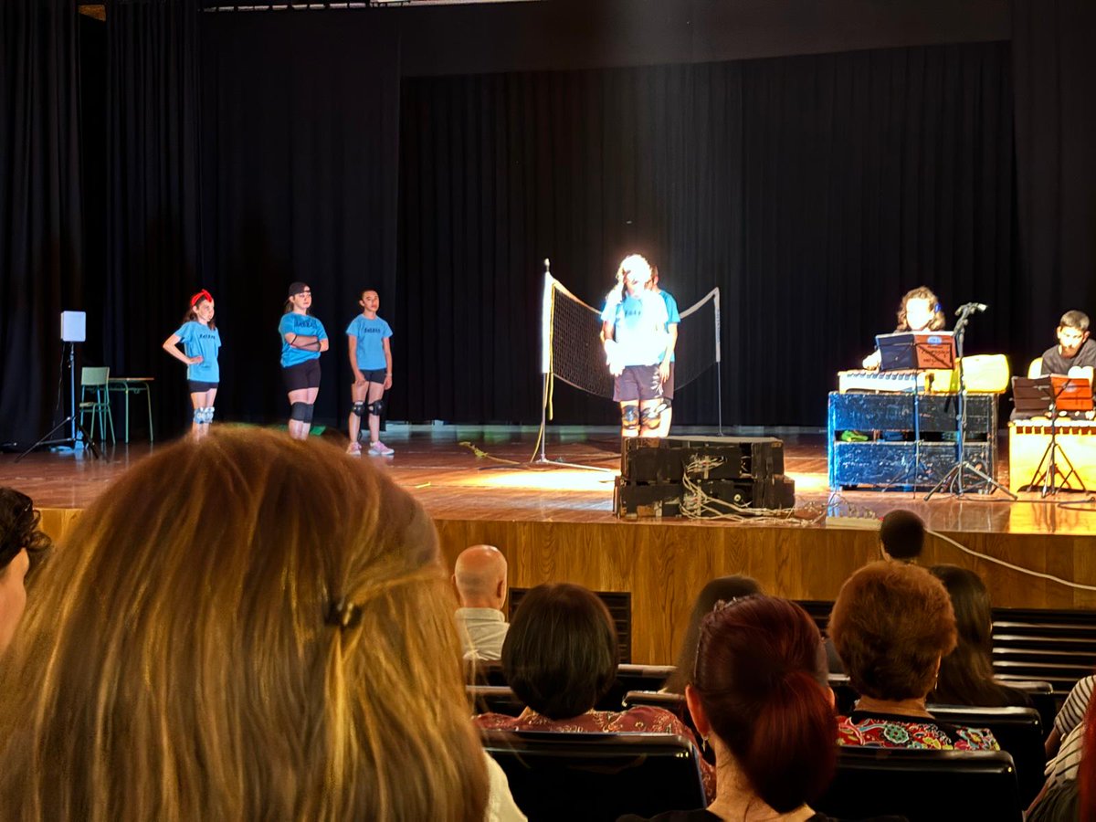 Os centros comenzan as celebracións de fin de curso. O CEIP Plurilingüe Feliciano Barrera o pasado venres 13 de xuño no Auditorio Reveriano Soutullo representou "A Verdade detrás dun neno", ópera realizada polo alumnado de 6º de primaria dentro do programa LÓVA.