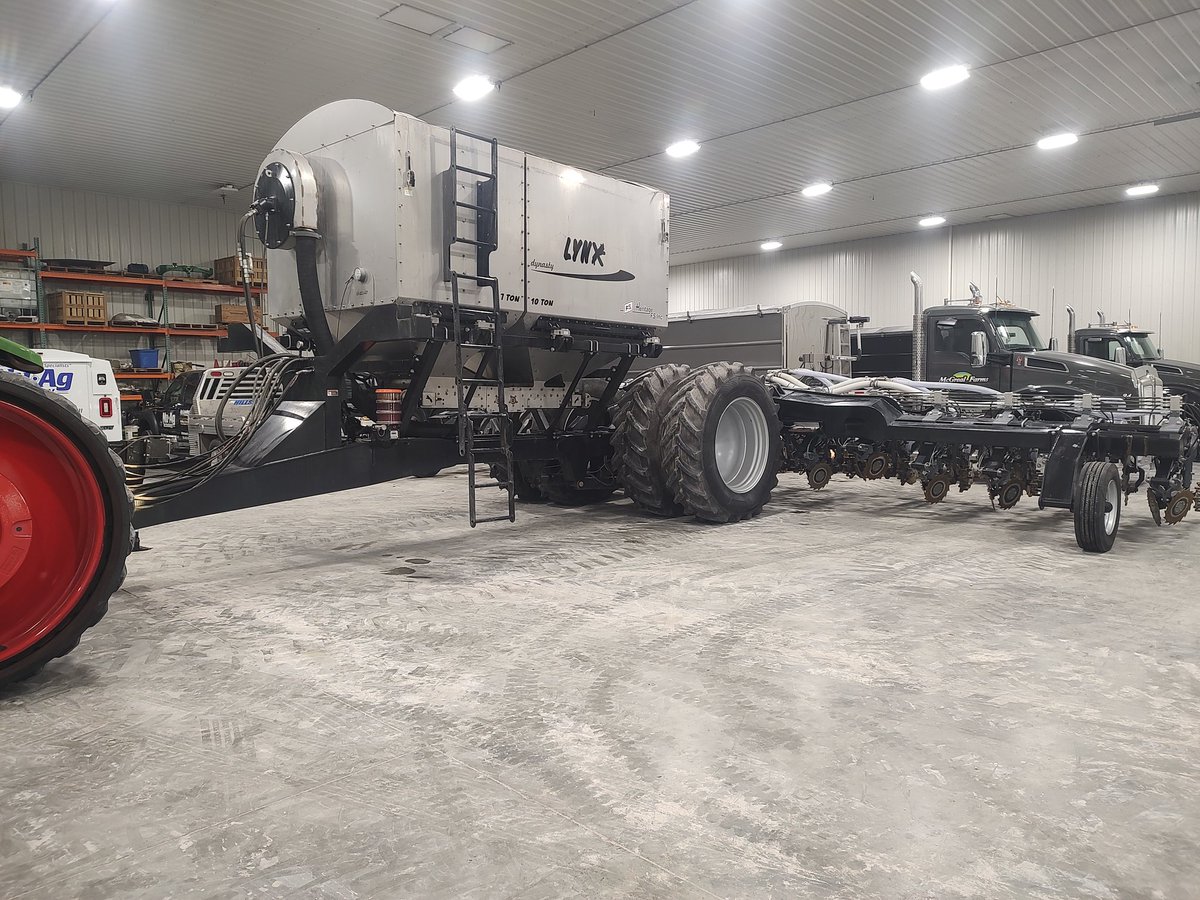 F/S.   Used 2024 16 row lynx dynasty. 17 ton 2 product.  Striptill never looked better. Reduce Fertilizer, Reduce Tillage Pass, Reduce Fuel usage.   New still available for Fall but build slots filling fast. <a href="/lynxmfg/">Lance Glendenning</a>
