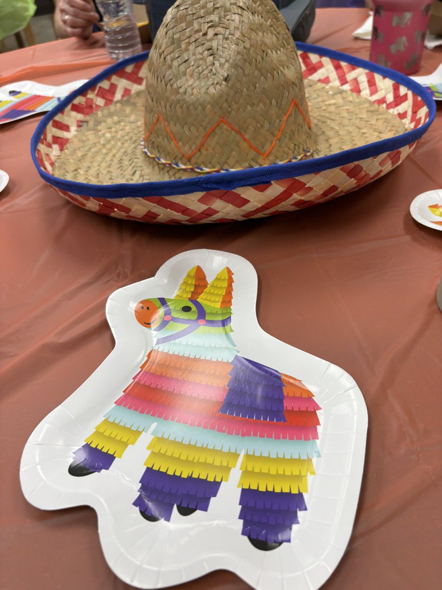 Holy Guacamole! Thank you to our <a href="/SDSPTO/">SDS PTO</a> for a tasty end of the year treat!!!🌮💚