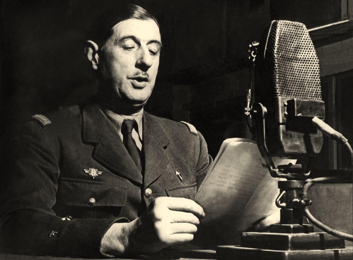 CerfiaFR's tweet image. 🇫🇷🎙️ FLASHBACK | Il y a 85 ans jour pour jour, le général de Gaulle lançait l'Appel du 18 Juin, exhortant les Français à poursuivre le combat contre l'Allemagne nazie. Le manuscrit de ce texte historique intégrera ce mercredi la collection des Archives nationales.