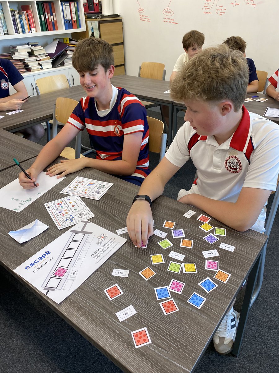 So many activities including volleyball, an obstacle course, escape rooms and a big quiz!💫