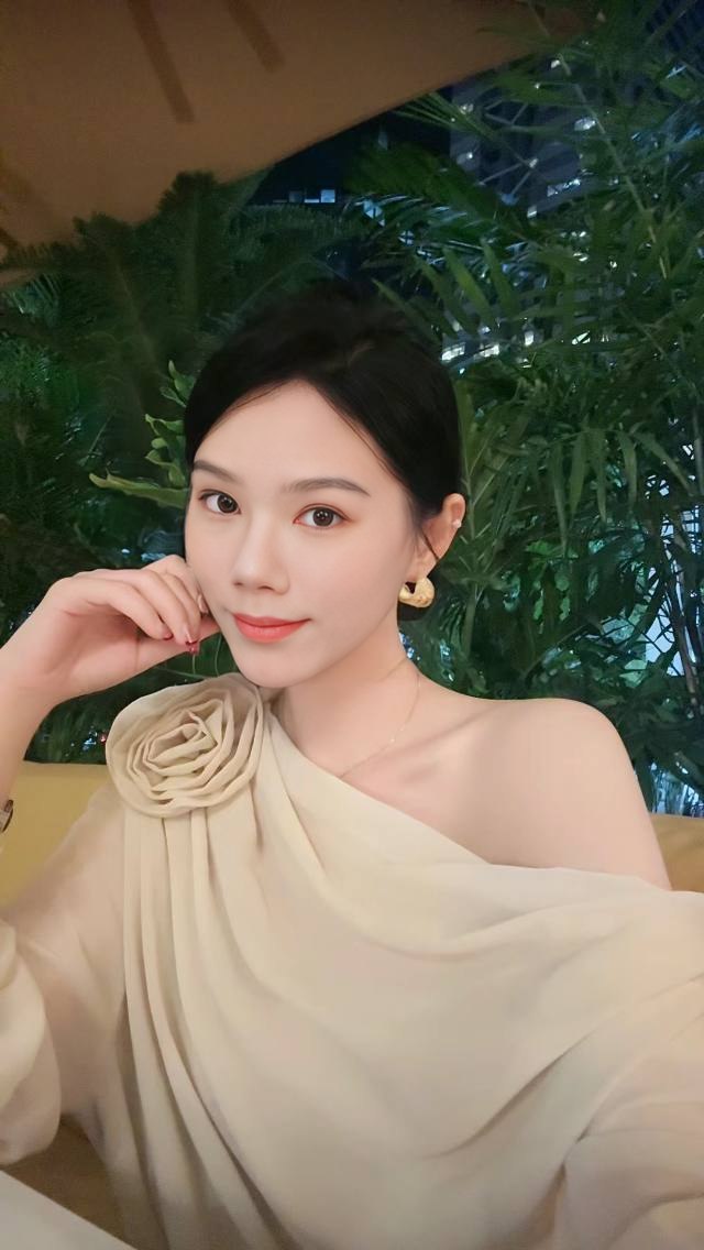 GlamWithGrace 💫 (@zhen325official) on Twitter photo 