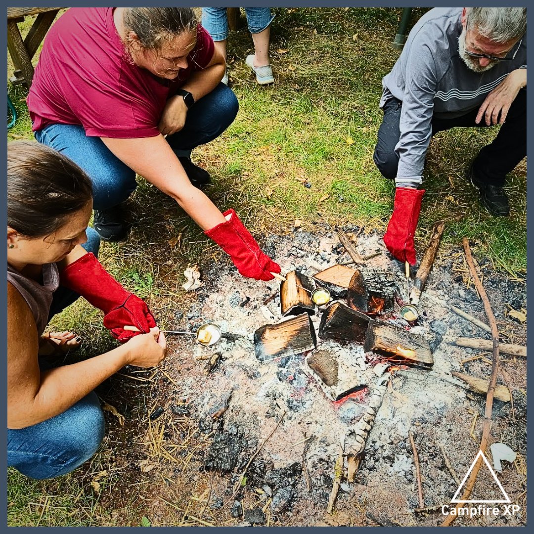 campfire_xp's tweet image. Last weekend guests gouged, whittled, filed & sanded to create a small wooden bowl & spoon, buffed with food-safe polish made from campfire-melted beeswax & mineral oil. Some even made a matching lid! Well done all. Book tickets to our upcoming events campfirexp.com ✨️