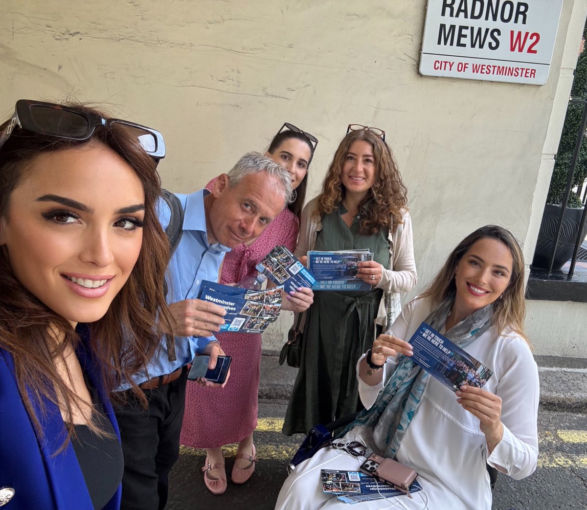 Natacha Tannous (@natachatannous) on Twitter photo Canvassing in Hyde Park Ward ✨
<a href="/CLWCA/">CLWCA The Two Cities #TwoCities</a>
#HydeParkWard #twocities #canvassing Canvassing in Hyde Park Ward ✨
<a href="/CLWCA/">CLWCA The Two Cities #TwoCities</a>
#HydeParkWard #twocities #canvassing