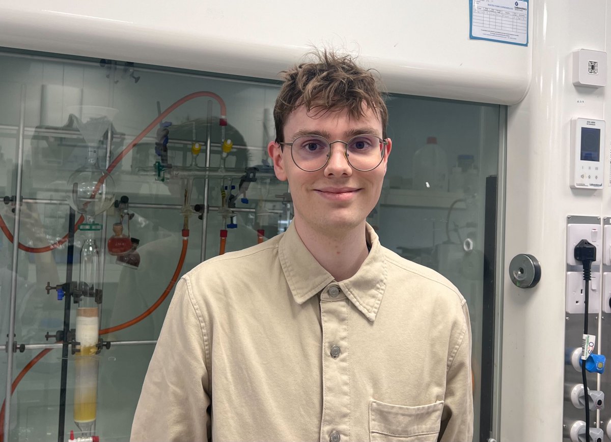 ezc_group's tweet image. The group welcomes Dr André Jung. 💐💐 André will be designing state-of-the-art solution-processable #tadf emitters.🥳 @StAndrewsChem @StAndrewsOsc