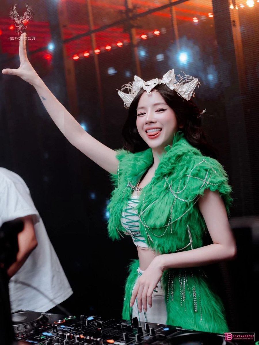 dj_mie1995's tweet photo. Lên nhạc
#DJMie https://t.co/seOyHo2fef